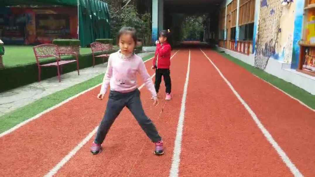 学习跳皮筋