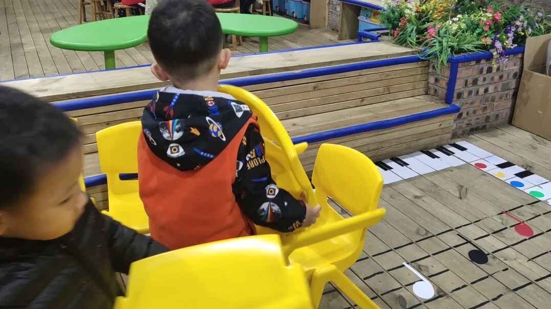 我会摆椅子