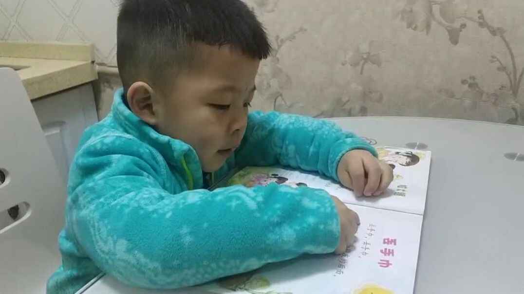 爱看书的孩子