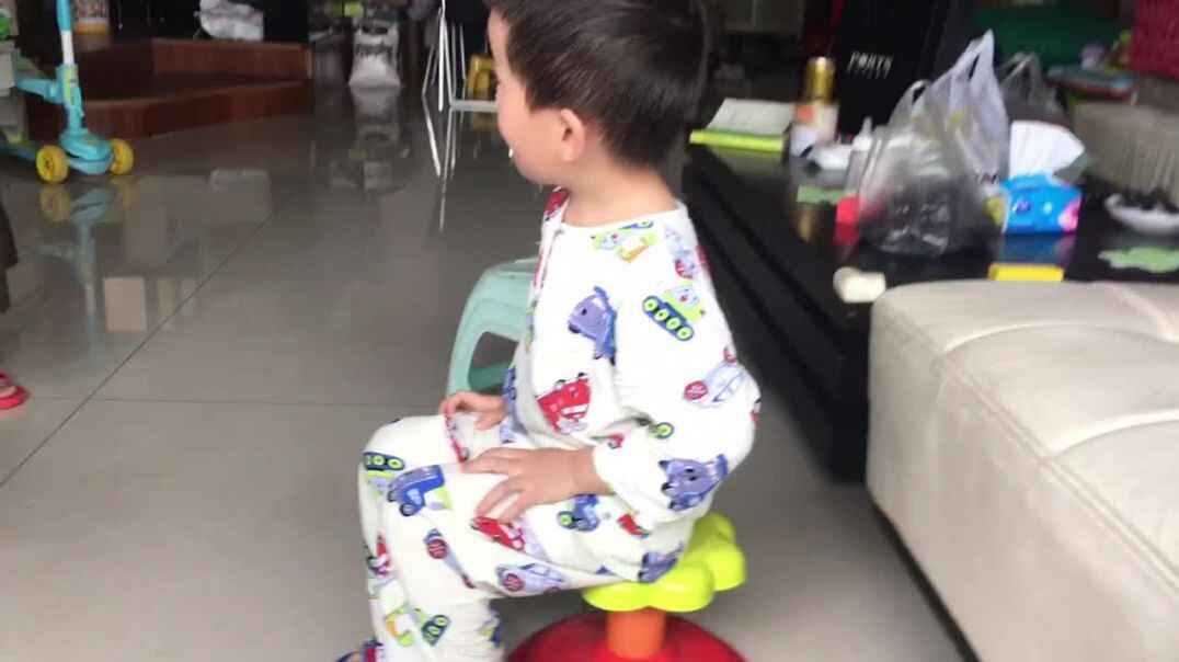 小A班许承锐练习坐姿.MOV