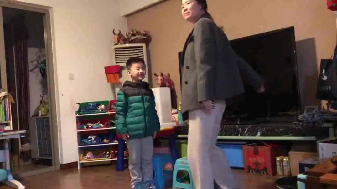 妈妈教我练坐姿