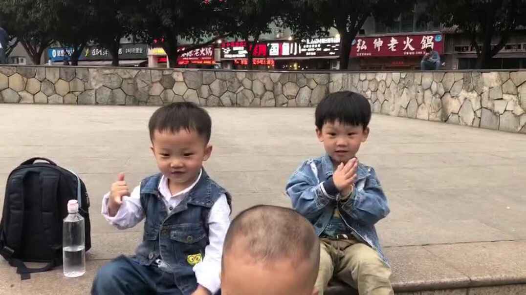 两个小可爱