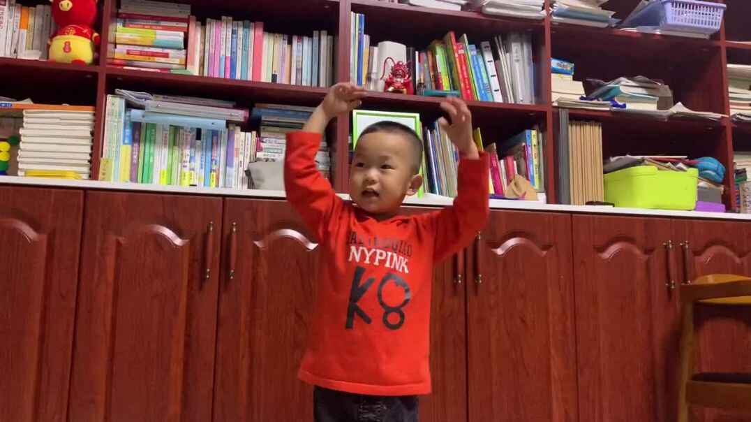 儿歌《滑滑梯》