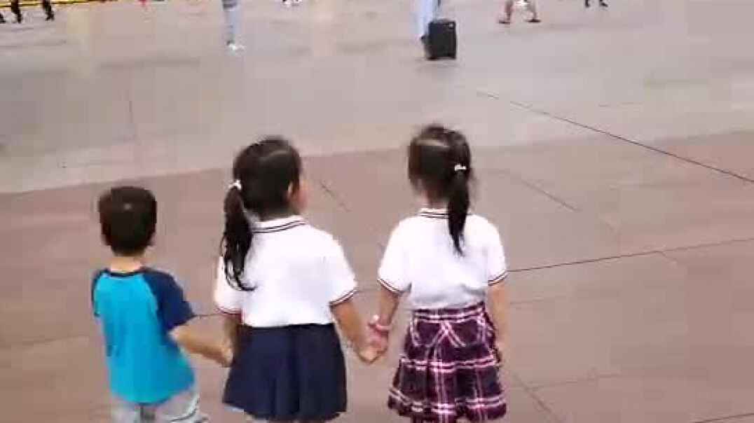 李卓恩国庆出游