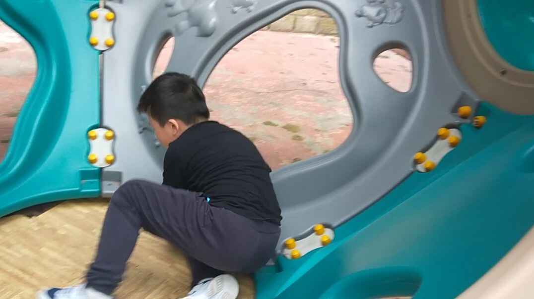 钻出来了