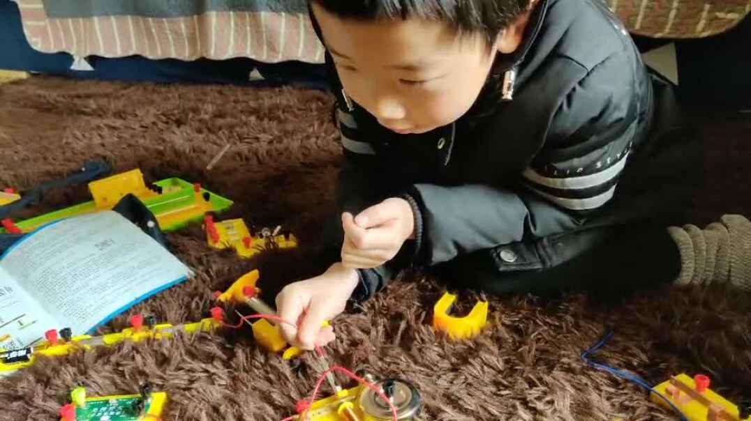 玩玩具