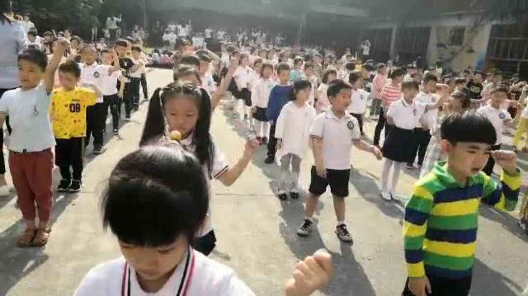 伸胳膊