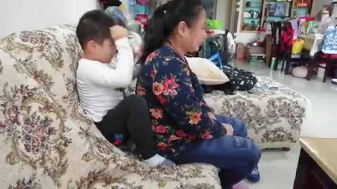 我为外婆捶捶背.MOV