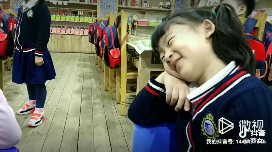两个小朋友