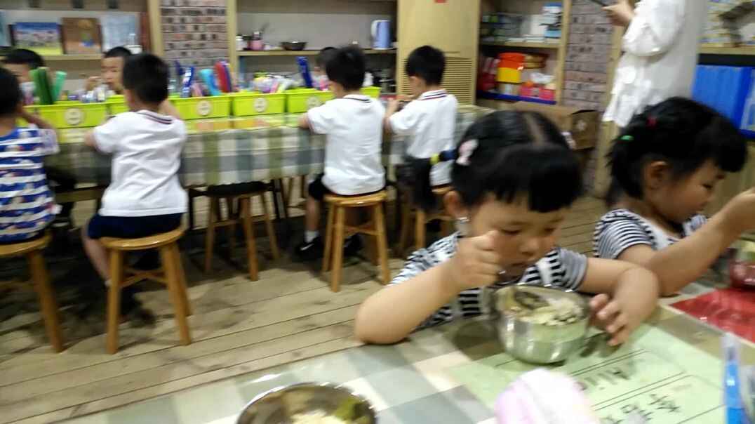 萌娃表现不错