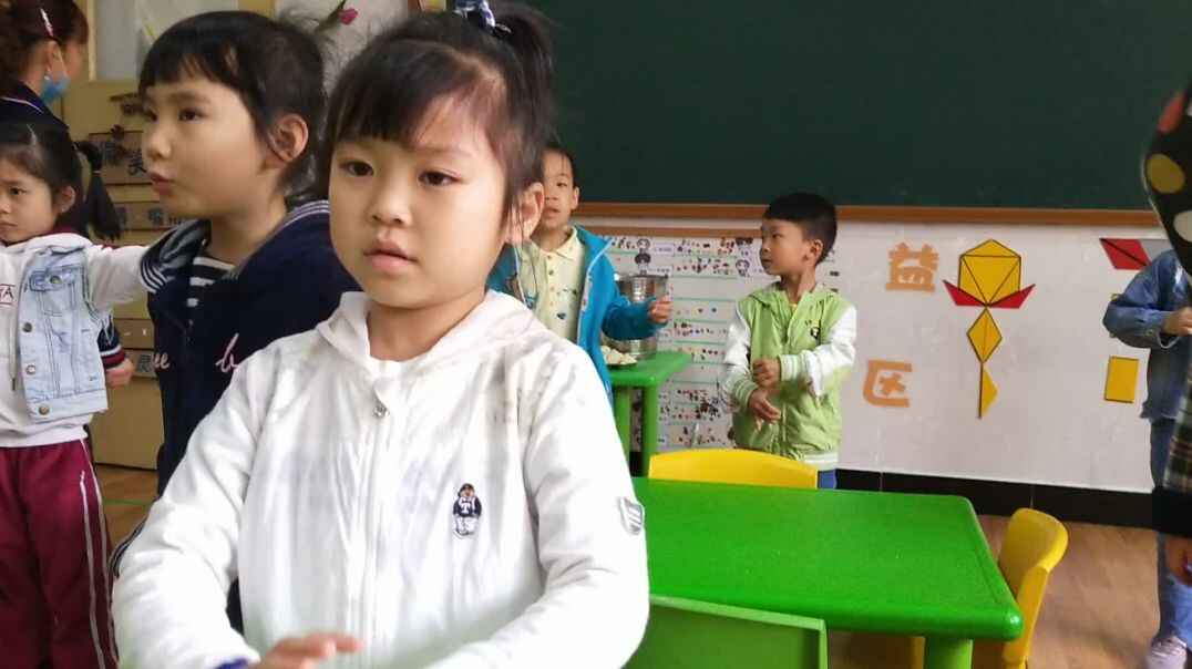 体育游戏玩的很棒的小朋友哦
