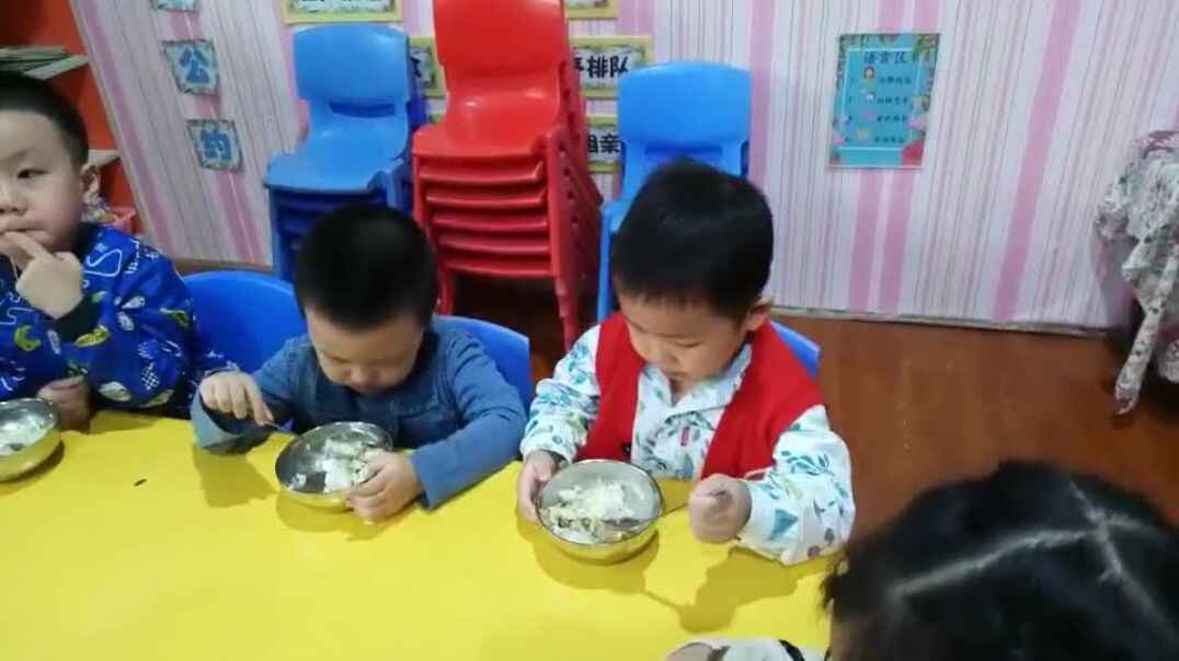 大口吃饭