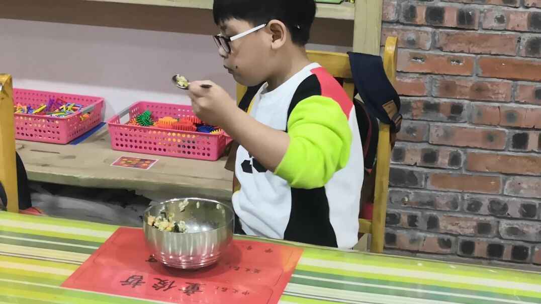 进餐宝贝