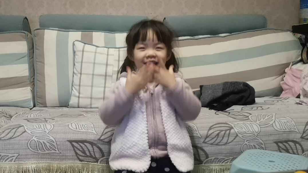 《小花猫上幼儿园》.mp4