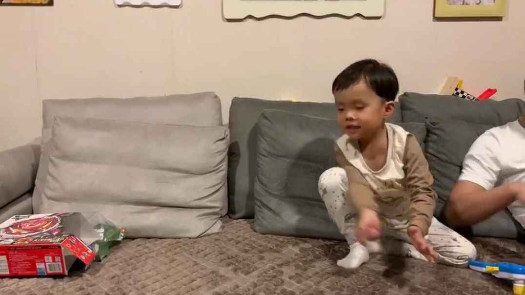 和爸爸一起看图说话