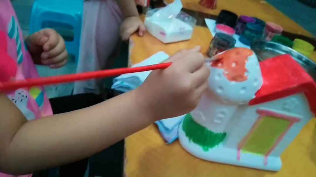 大B 余硕洁做手工