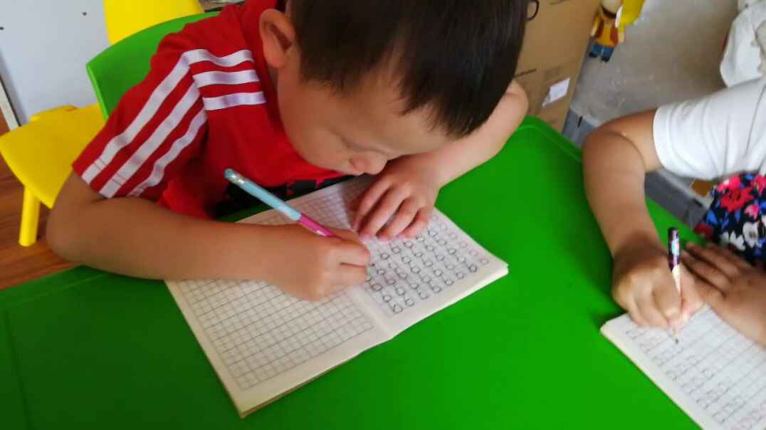 书写数字 (1)