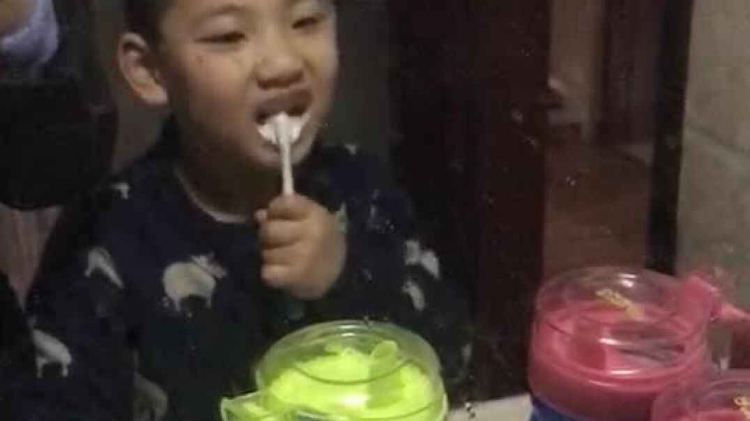 个人礼仪刷牙