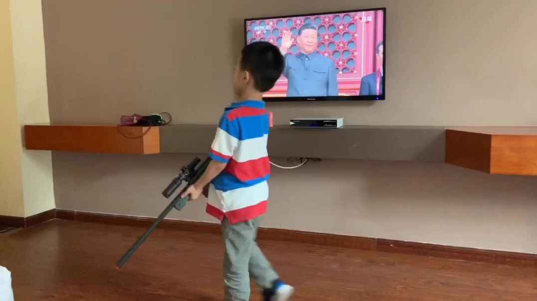 国庆走正步