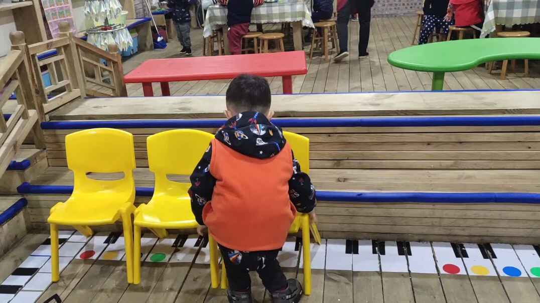 我会摆椅子