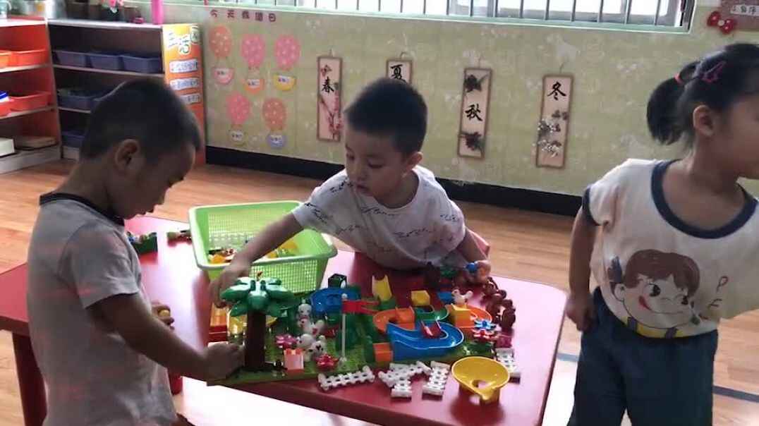 玩玩具了