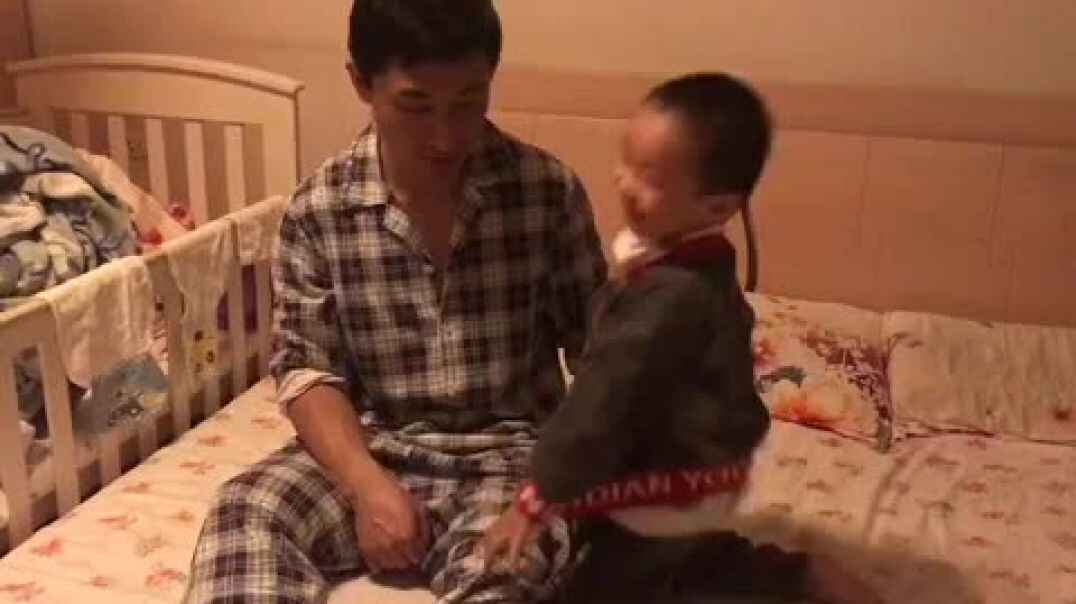 给爸爸捶腿