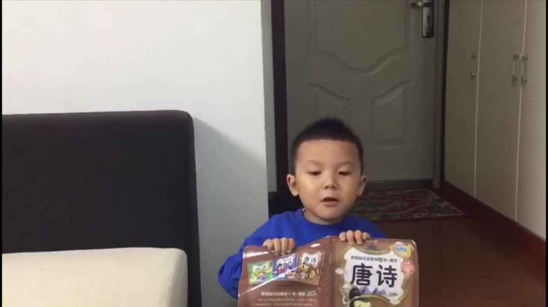唱儿歌《静夜思》.MOV