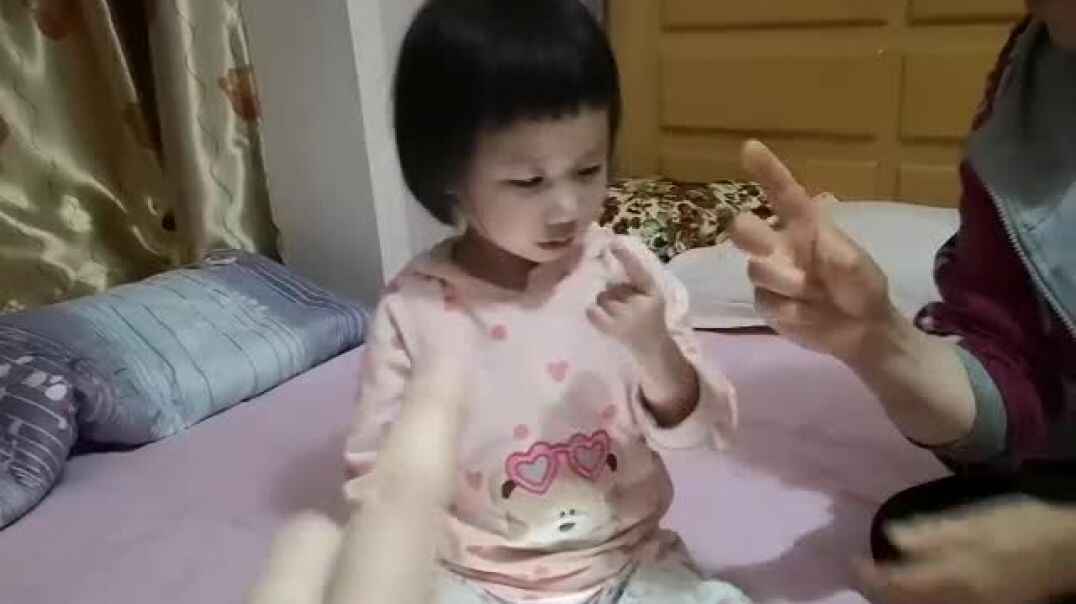 知道剪刀怎么用的吗