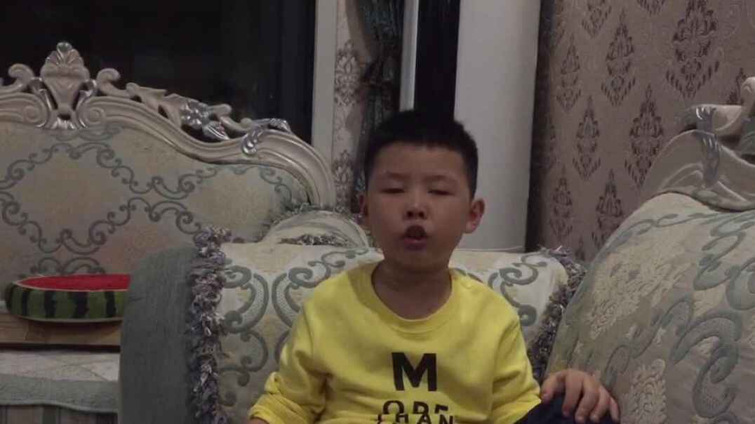 萌娃背书