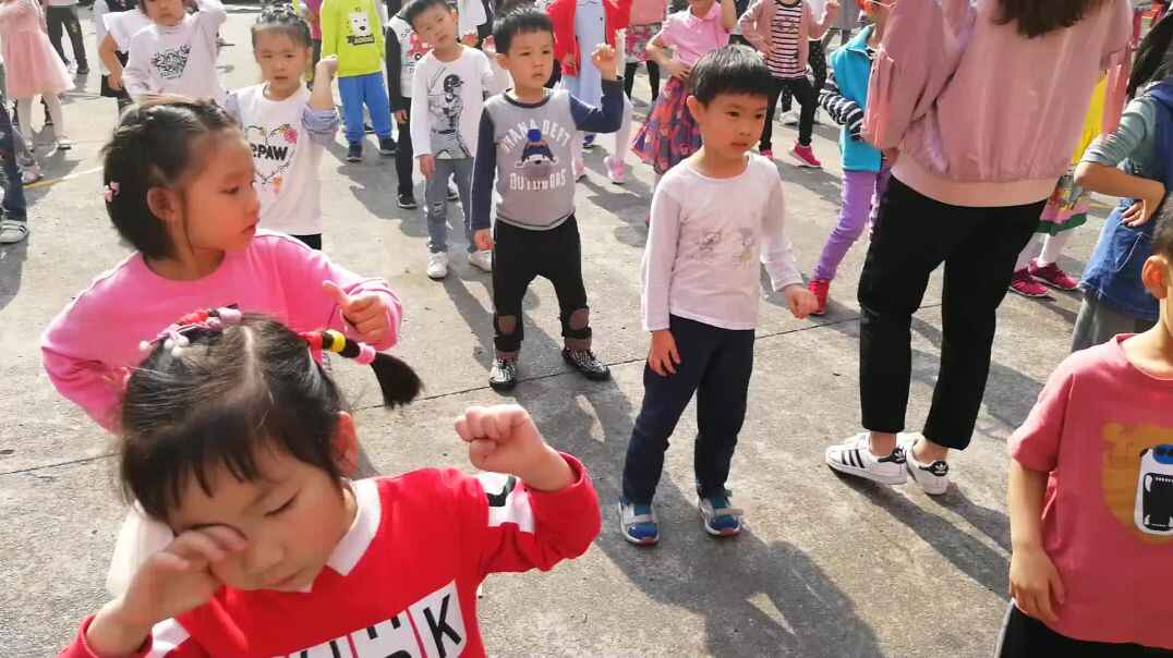 宝贝们玩的真开心