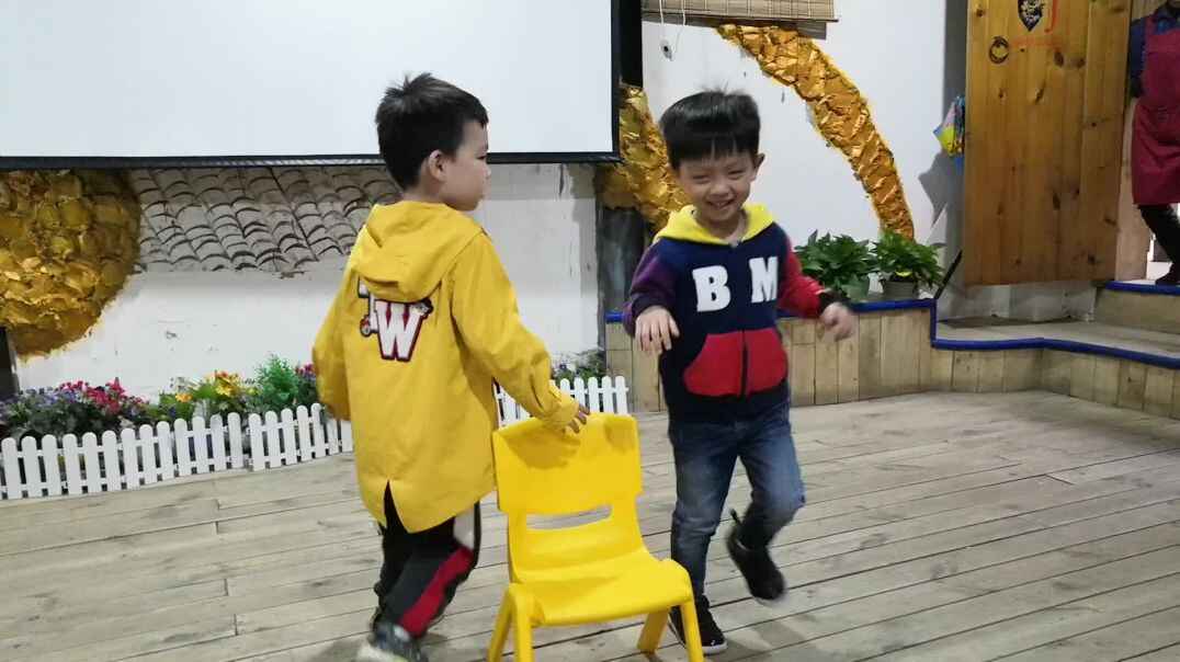 抢椅子大战