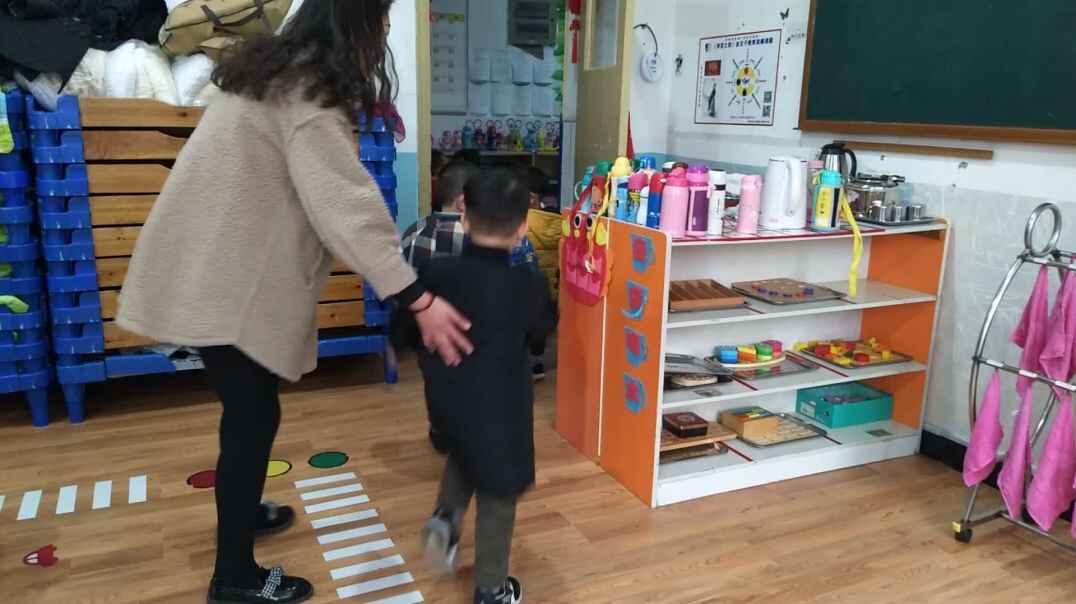 排队上厕所