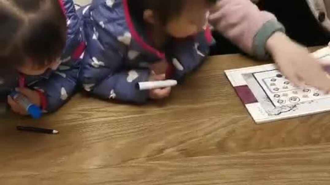 小猴子去桃园——肖惟笑