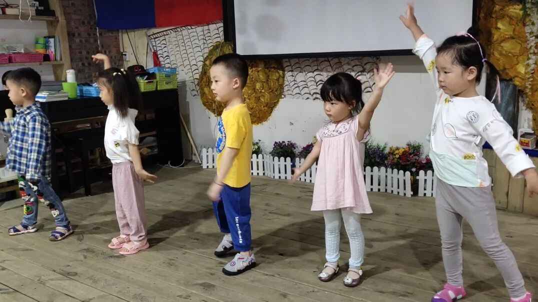 上台表演