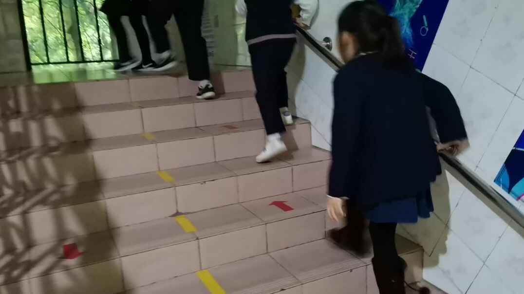 上楼的脚步