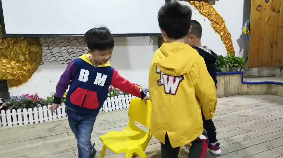 抢椅子大战