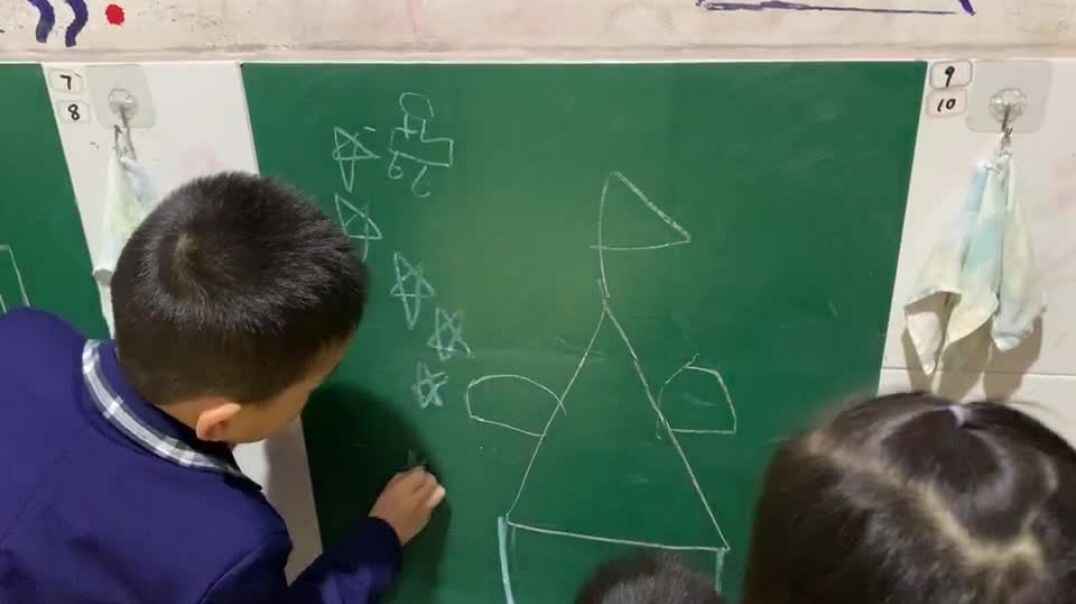 涂鸦的小朋友