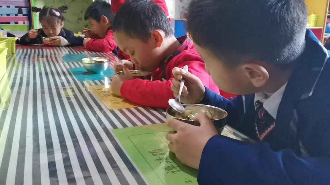 吃午饭了