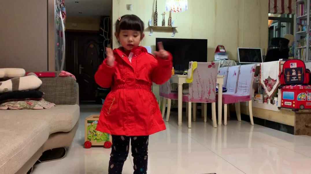 2019.11.26实验中班7号家庭作业反馈.MOV