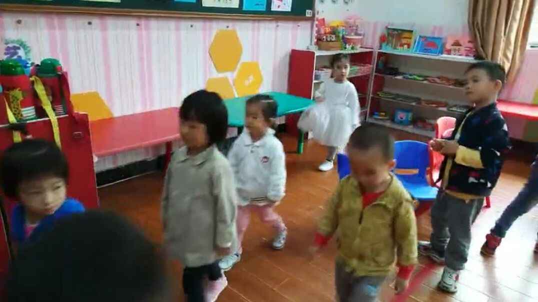 排队如厕.mp4