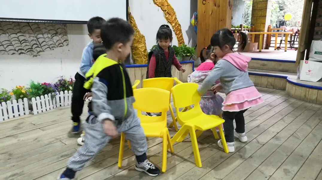 抢椅子