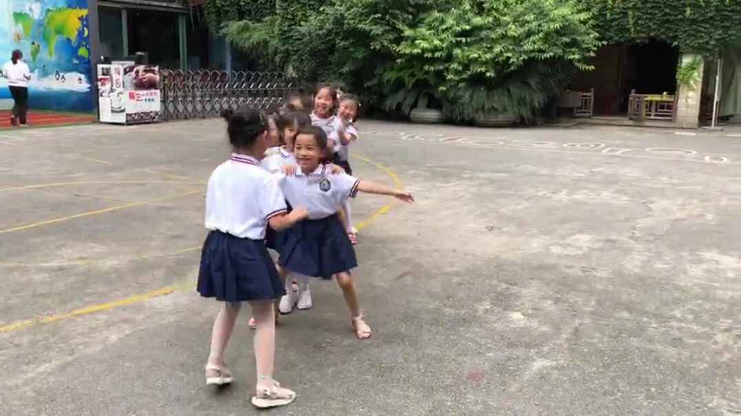 舞蹈的小朋友
