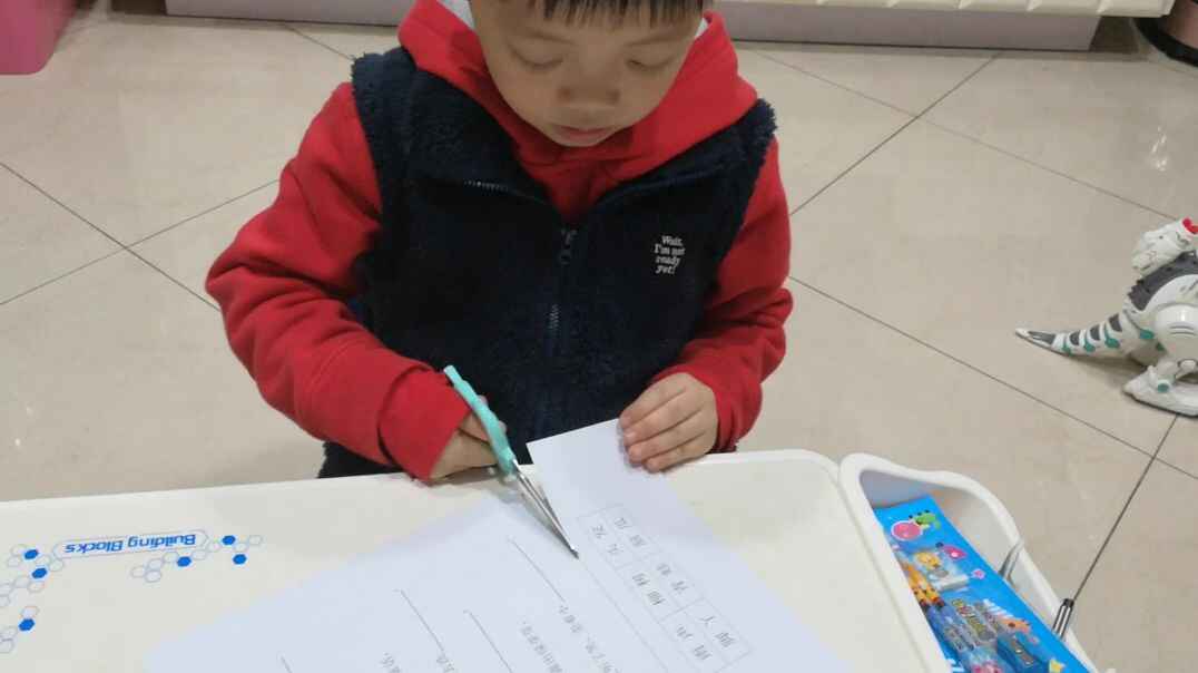 家庭作业《美丽的童话》—剪纸