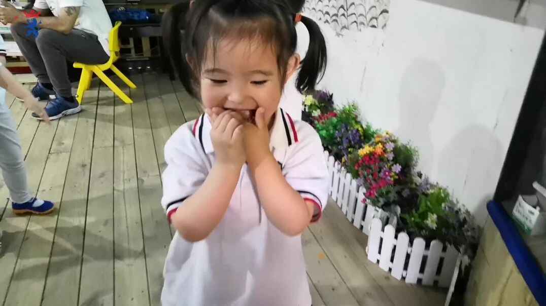 我们只是随便笑笑