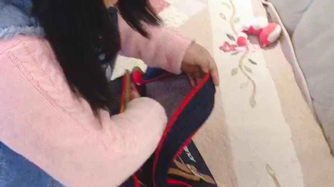 陈栖孛整理书包