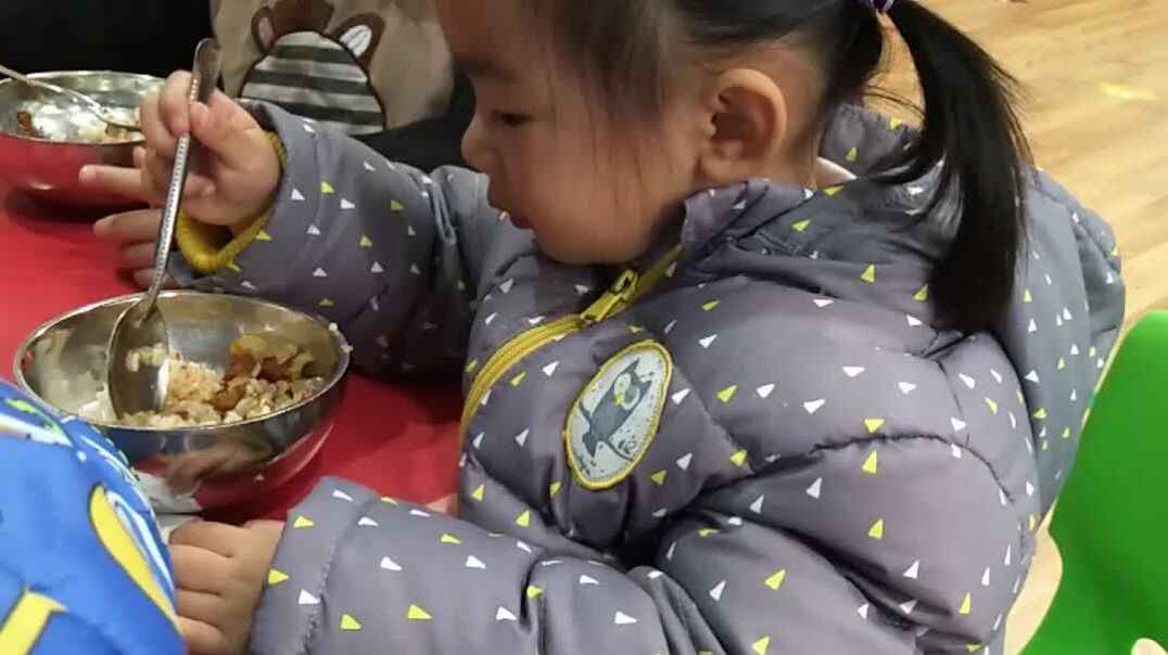 自己吃饭