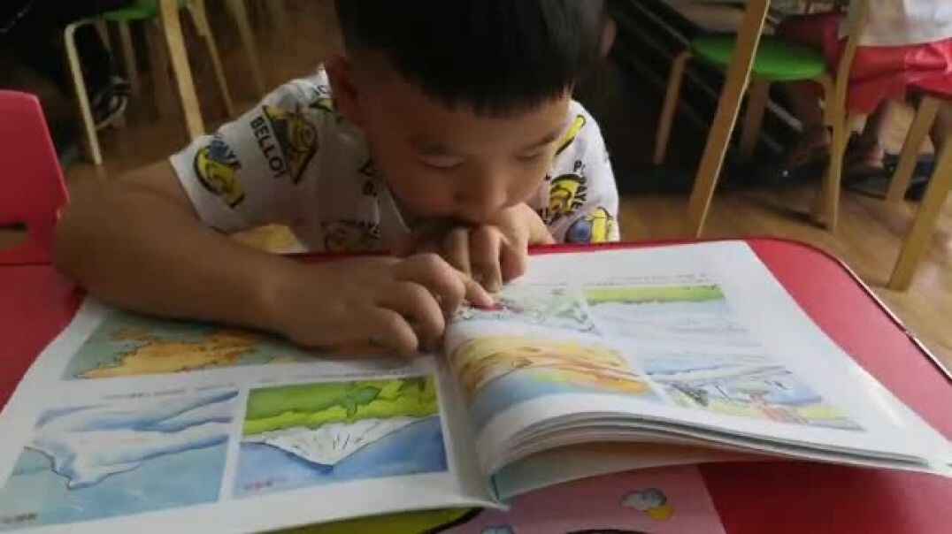 看书的我