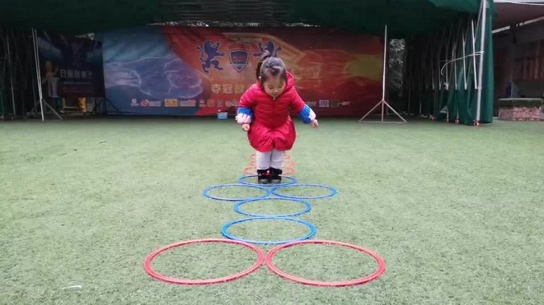 跳圈圈.