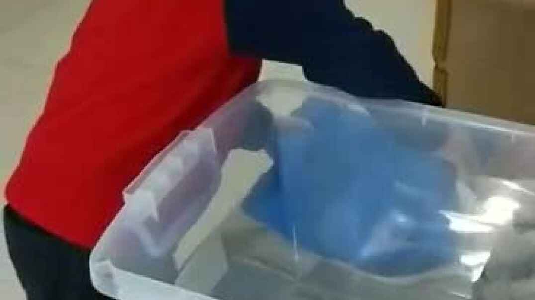 学前实验二班赵隽语收拾衣物小视频（1）