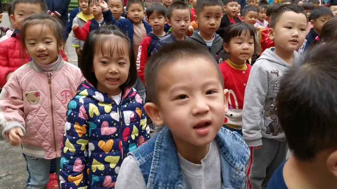 萌娃唱国歌.
